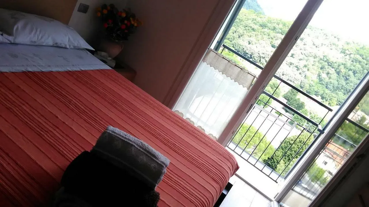 Casa di Sofia e Oscar Lago di Como Canzo 0*,